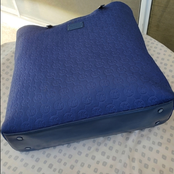 Michael Kors Jet Set Signature Embossed MK Logo Blue Neoprene Shoulder Tote Bag - Picture 6 of 16